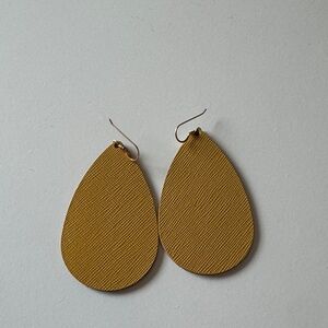 Nickel & Suede Mustard Teardrop Size M